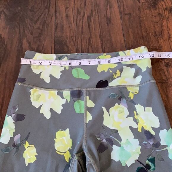 ATHLETA Elation flower Printed leggings size S 7/8 tight EUC - Picture 5 of 7